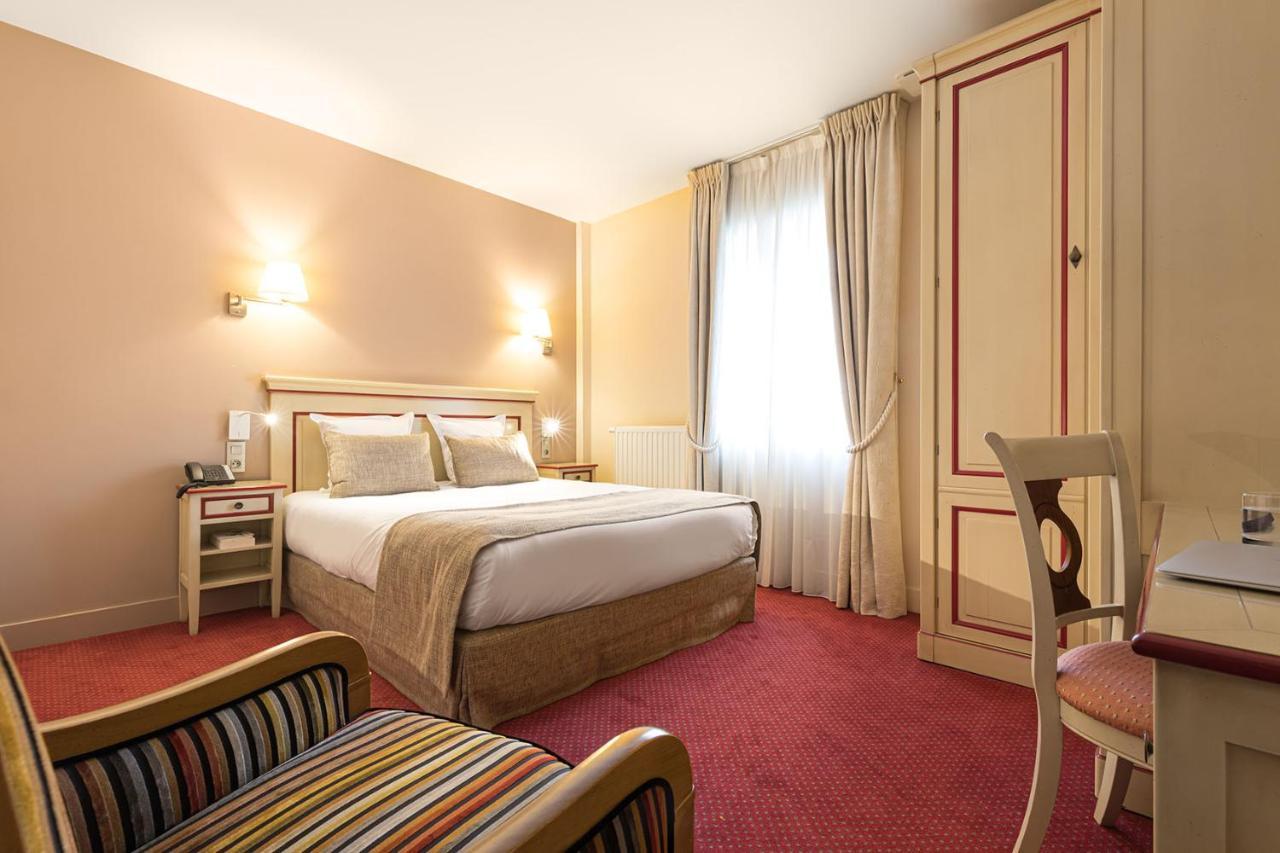 Hôtel Spa Thermalia Châtel-Guyon Esterno foto