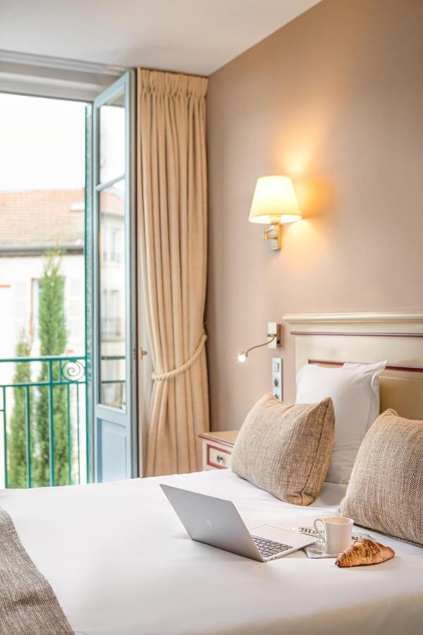 Hôtel Spa Thermalia Châtel-Guyon Esterno foto