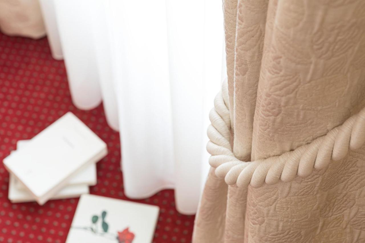 Hôtel Spa Thermalia Châtel-Guyon Esterno foto