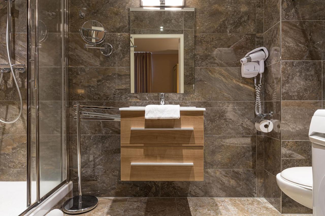 Hôtel Spa Thermalia Châtel-Guyon Esterno foto