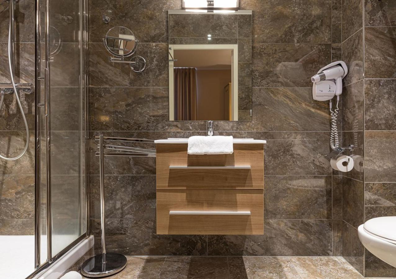 Hôtel Spa Thermalia Châtel-Guyon Esterno foto